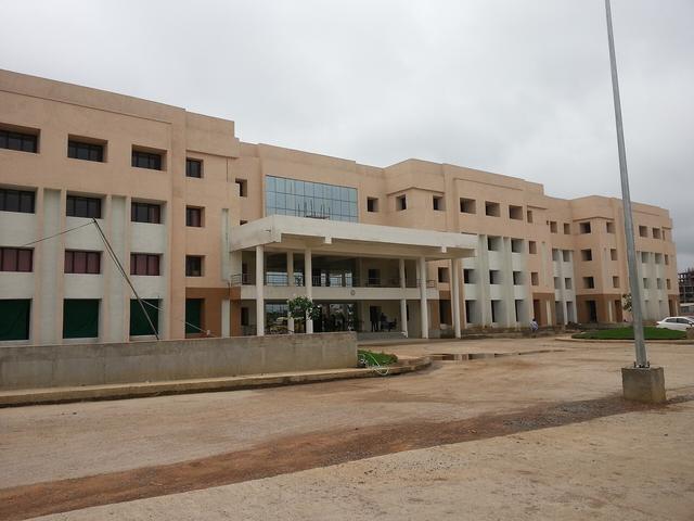 Side view of aiims raipur college