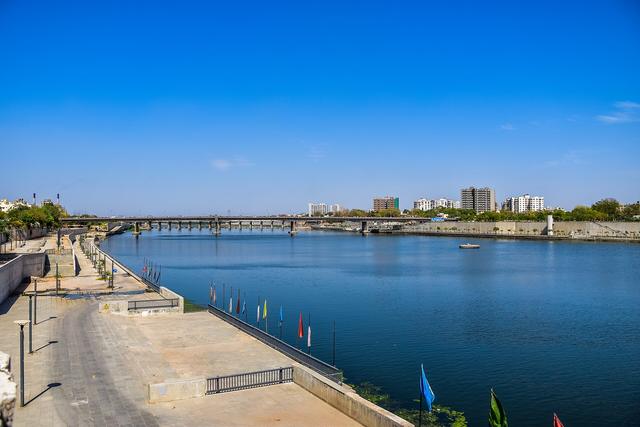 Sabarmati riverside (Ahmedabad, where the college is located)