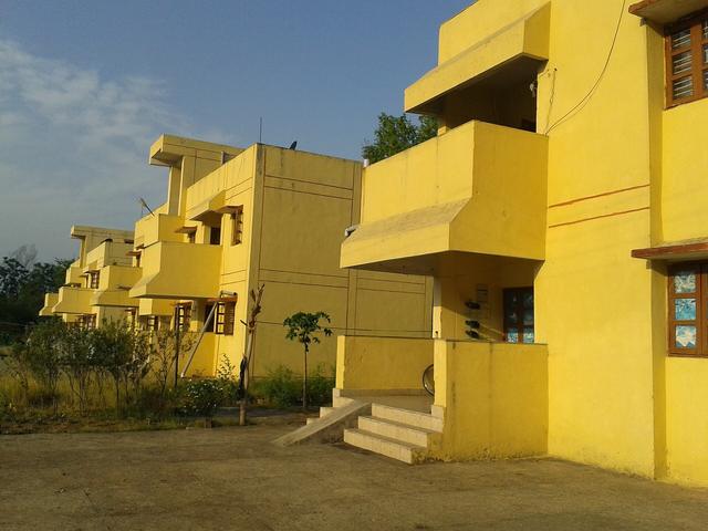 KV QUARTERS KENDRIYA VIDYALAYA AMBIKAPUR - panoramio (Ambikapur, where the college is located)