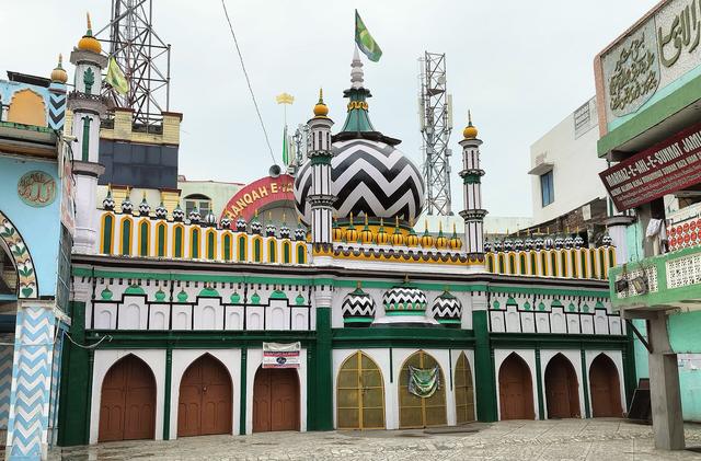 Dargah Aala Hazrat (Bareilly, where the college is located)