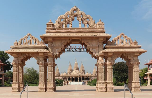 Shri Swaminarayan Mandir gate (Bhavnagar, where the college is located)