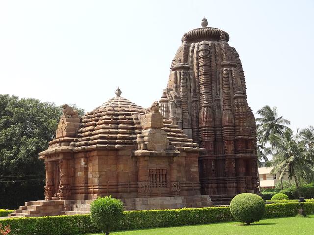 Rajarani Temple (Bhubaneswar, where the college is located)