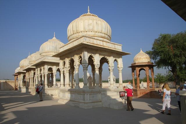 Bikaner-Devikund Sagar-12-2018-gje (Bikaner, where the college is located)