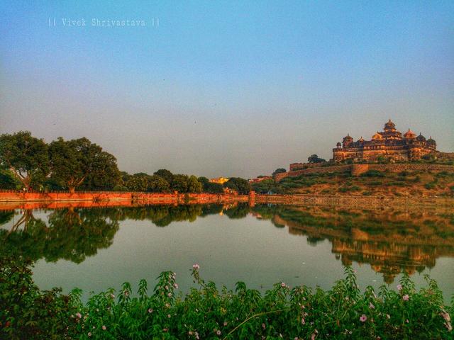 Veer Singh Palace Datia (Datia, where the college is located)