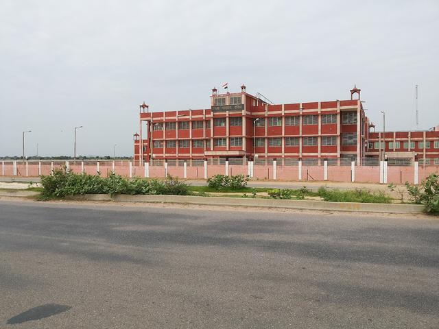 Datia District Court (Datia, where the college is located)