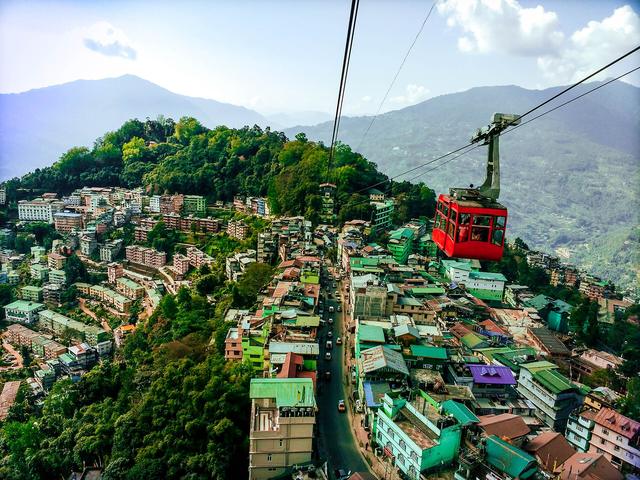 1 Beauty of hill city Gangtok (Gangtok, where the college is located)