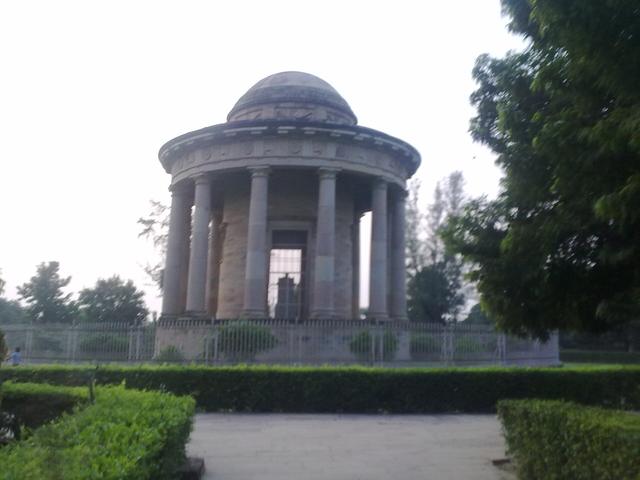 Tomb of Lord Cornwallis (Ghazipur, where the college is located)