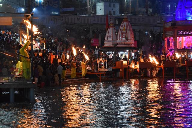 Ganga aarti haridwar (Haridwar, where the college is located)