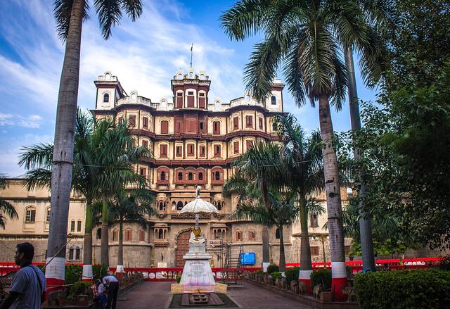 Indore Rajwada01 (Indore, where the college is located)