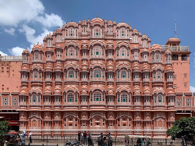 East facade Hawa Mahal Jaipur from ground level (July 2022) (Jaipur, where the college is located)
