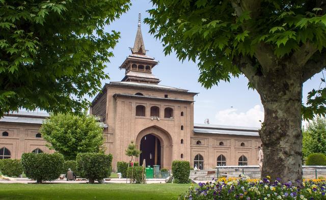Jama Masjid, Srinagar (Jammu and Kashmir, where the college is located)