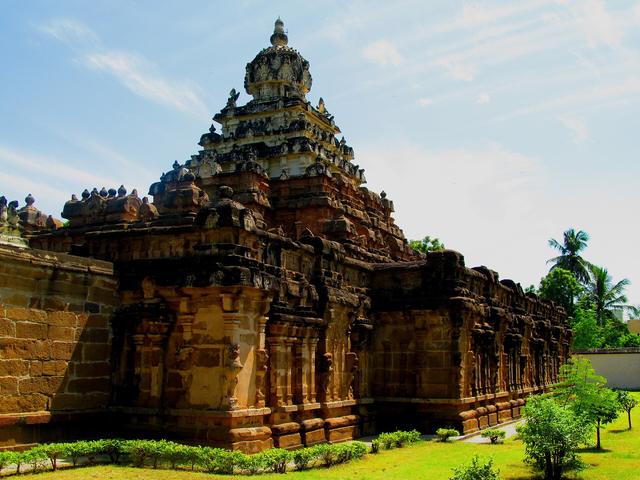Parameswara Vinnagaram (Kancheepuram, where the college is located)