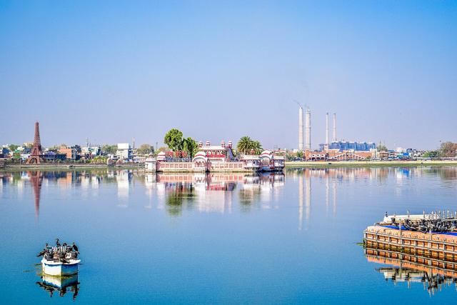 Jag Mandir Kota (Kota, where the college is located)