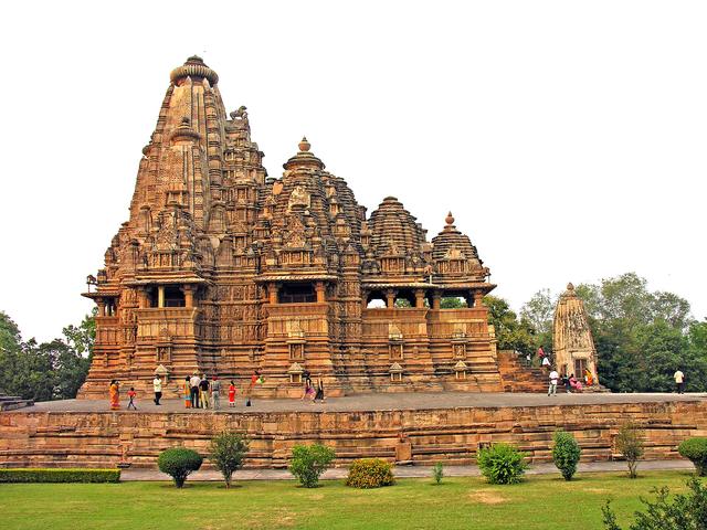 India-5749 - Visvanatha Temple - Flickr - archer10 (Dennis) (Madhya Pradesh, where the college is located)