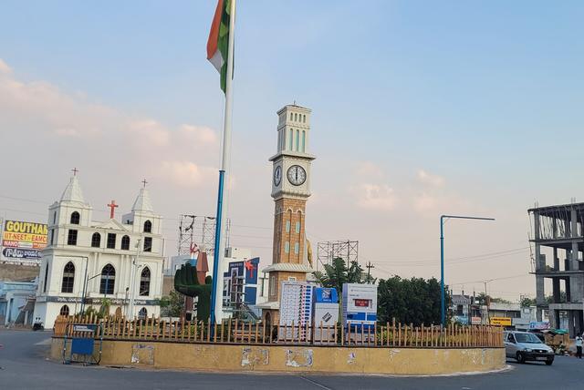 Nalgonda Clocktower (Nalgonda, where the college is located)
