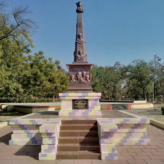 Marathwada Martyr Monument, Parbhani (Parbhani, where the college is located)