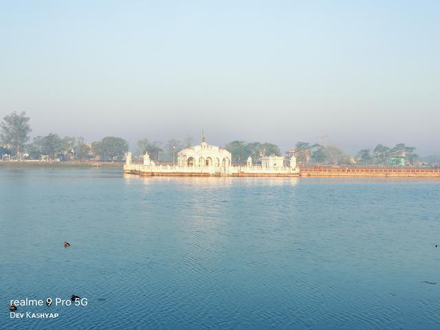 Jal Mandir Pawapuri (Pawapuri, where the college is located)