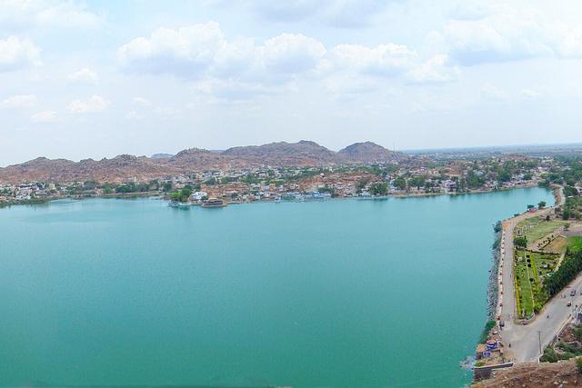 Lake Aam Talab, Raichur (Raichur, where the college is located)