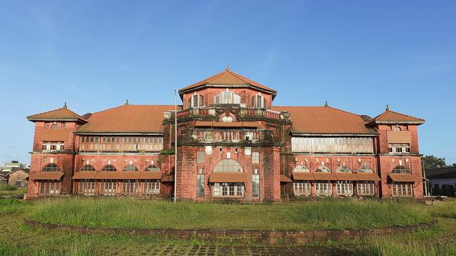 Thibaw Palace in Ratnagiri (Ratnagiri, where the college is located)