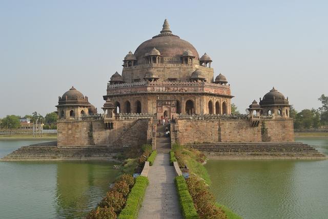 Sher Shah Suri Tomb (Sasaram, where the college is located)