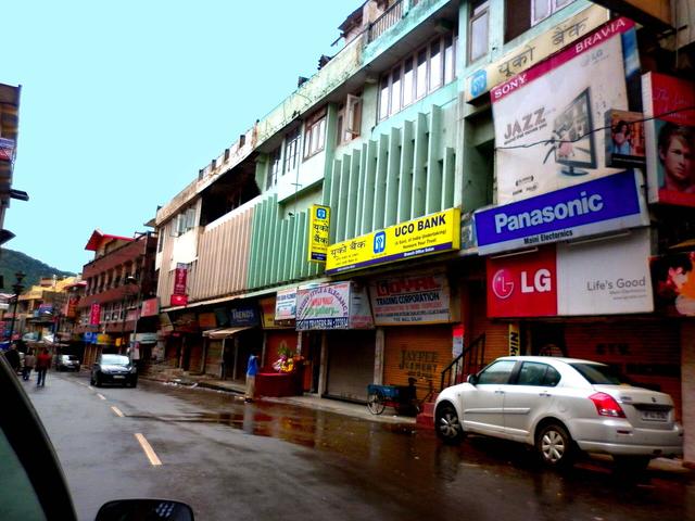 Mall road Solan (Solan, where the college is located)