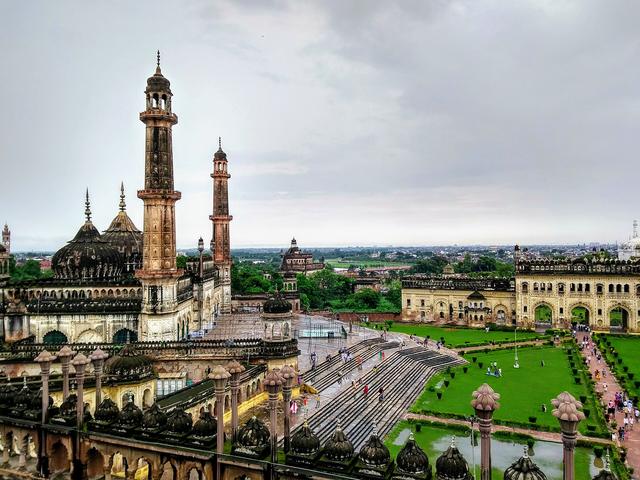 Bada Imambara aka Bhool Bhulaiya (Uttar Pradesh, where the college is located)