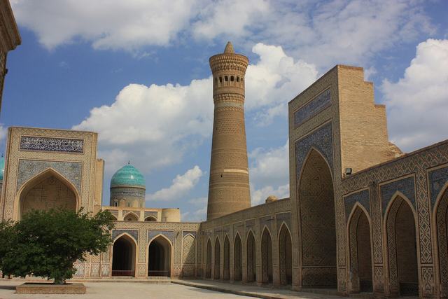 Po-i-Kalyan courtyard