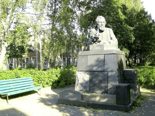 Mechnikov monument on the campus