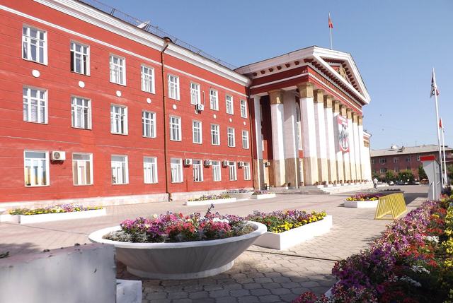 Osh State University: Main building